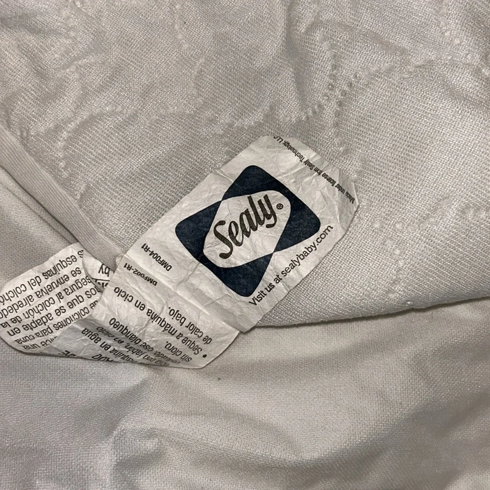 Sealy Crib/Toddler bed mattess protector